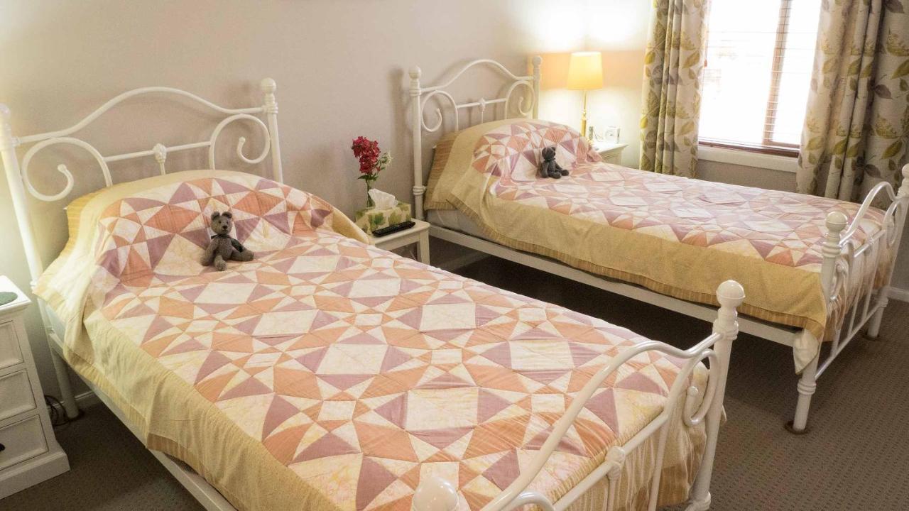 Rezare House Bed & Breakfast Валлару Экстерьер фото